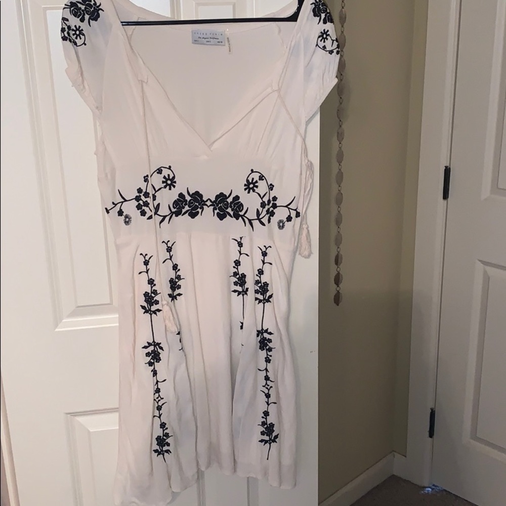 Dress - Picture 1 of 2